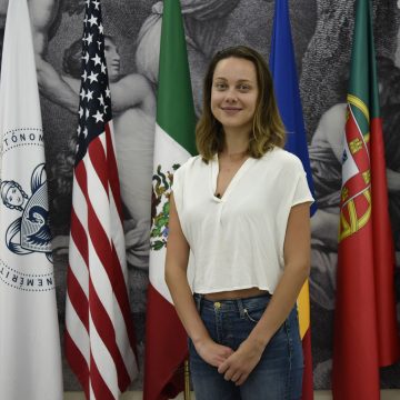 Becaria Fulbright fortalece enseñanza científica bilingüe en la BUAP