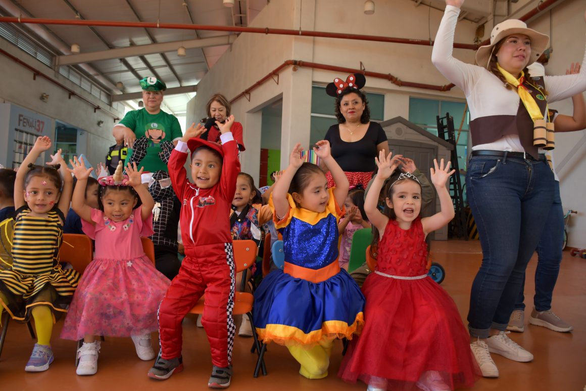 Rectora Lilia Cedillo encabeza festejo del Día de la Niña y el Niño en el Círculo Infantil de la BUAP