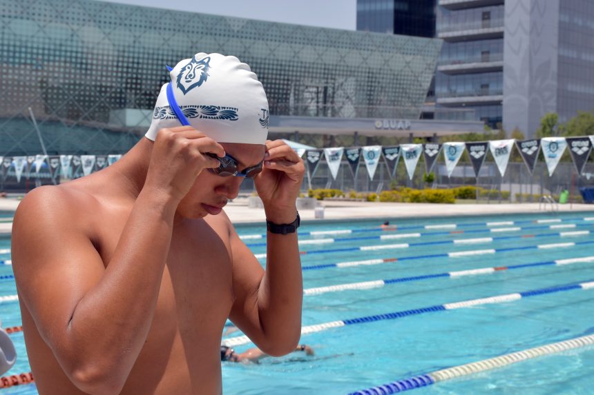 Estudiante de la BUAP clasifica a Olimpiada Nacional de Aguas Abiertas 2026