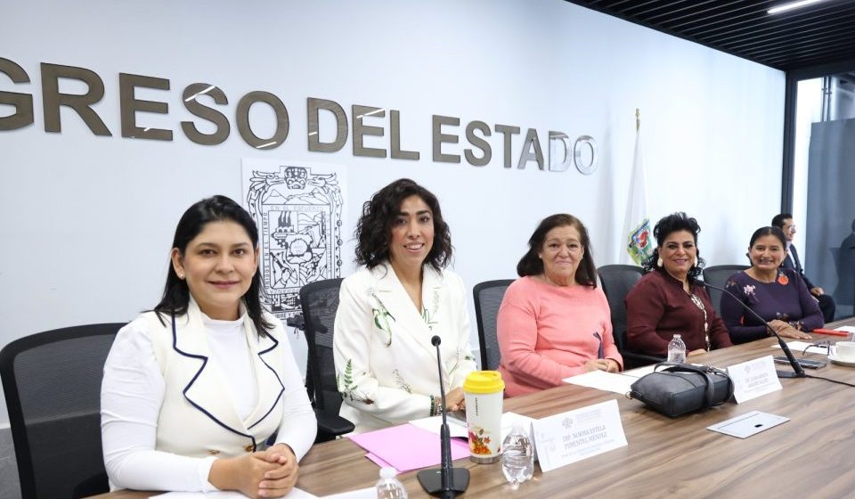 Avala Comisión del Congreso proyecto de acuerdo para que Ayuntamientos retiren obstáculos en banquetas