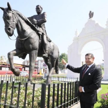 Rehabilita Gobierno del Estado el Arco de Loreto y devela escultura de Ignacio Zaragoza