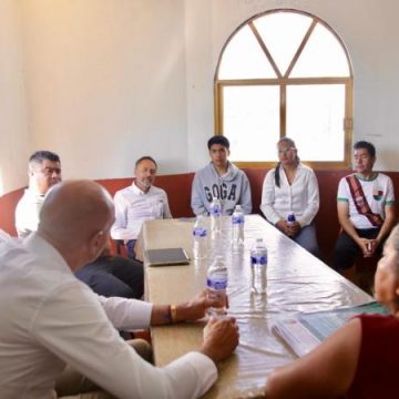 Gobierno del Estado impulsa el deporte en juntas auxiliares con equipo de fútbol