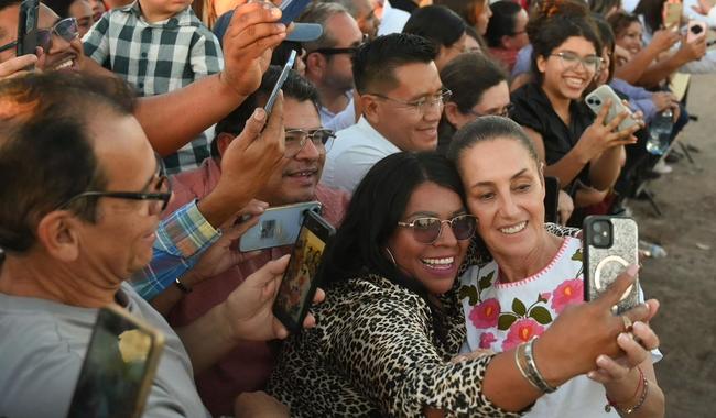Sheinbaum inaugura primera etapa del Canal Principal de Navojoa y entrega títulos de agua a productores