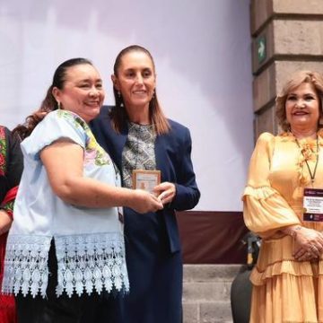 post_dia_de_la_mestra_y_maestro Sheinbaum anuncia aumento salarial del 9% para maestras y maestros de México