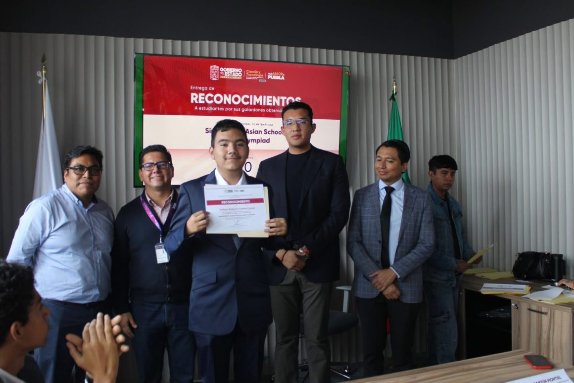Jóvenes poblanos representarán a México en Olimpiada Internacional de Matemáticas en Singapur