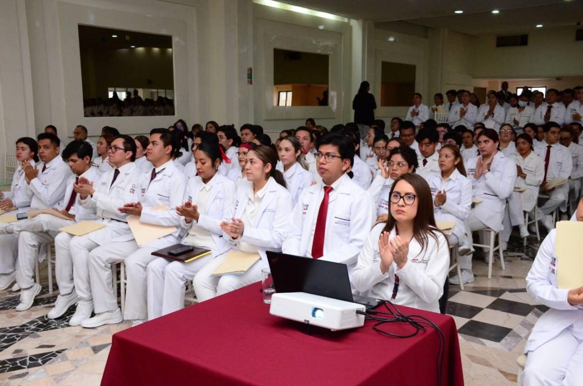 USEP asigna 250 plazas de internado a futuros médicos para fortalecer su formación clínica