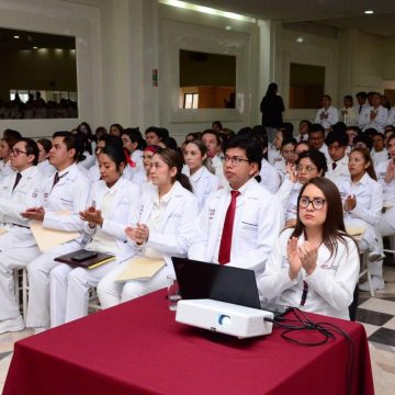 USEP asigna 250 plazas de internado a futuros médicos para fortalecer su formación clínica